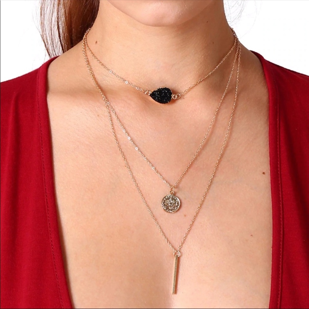 • Mia • Bar Pendant + Black Crystal Necklace - Picture 2 of 4